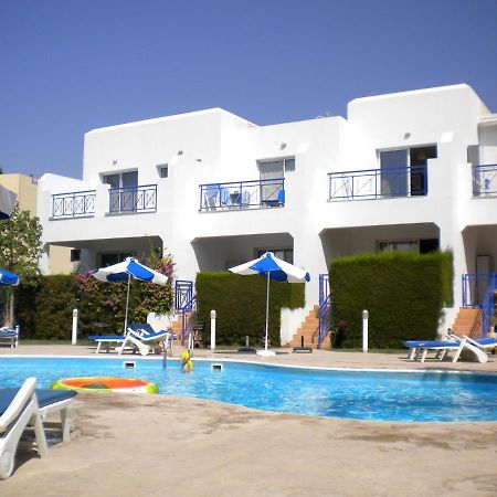 Blue Oasis Gardens Appartement Limasol Buitenkant foto