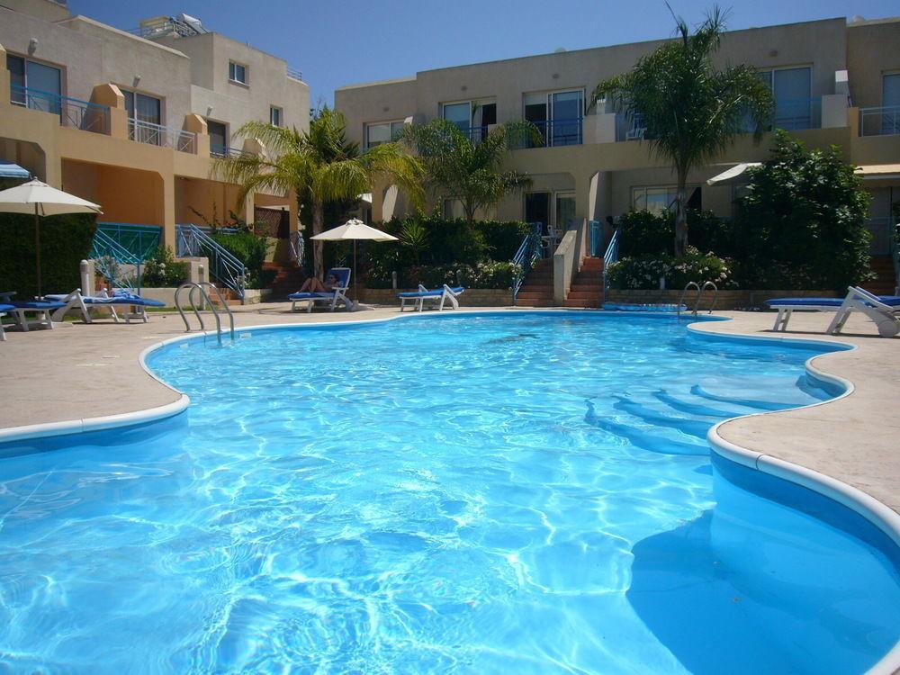 Blue Oasis Gardens Appartement Limasol Buitenkant foto