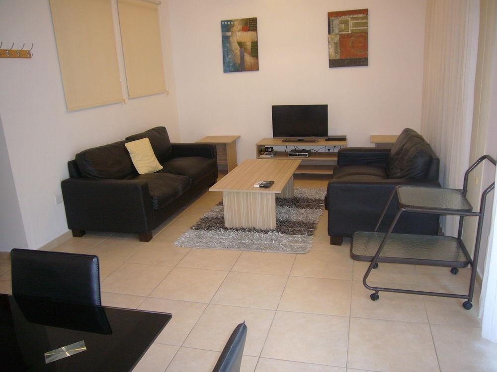 Blue Oasis Gardens Appartement Limasol Buitenkant foto