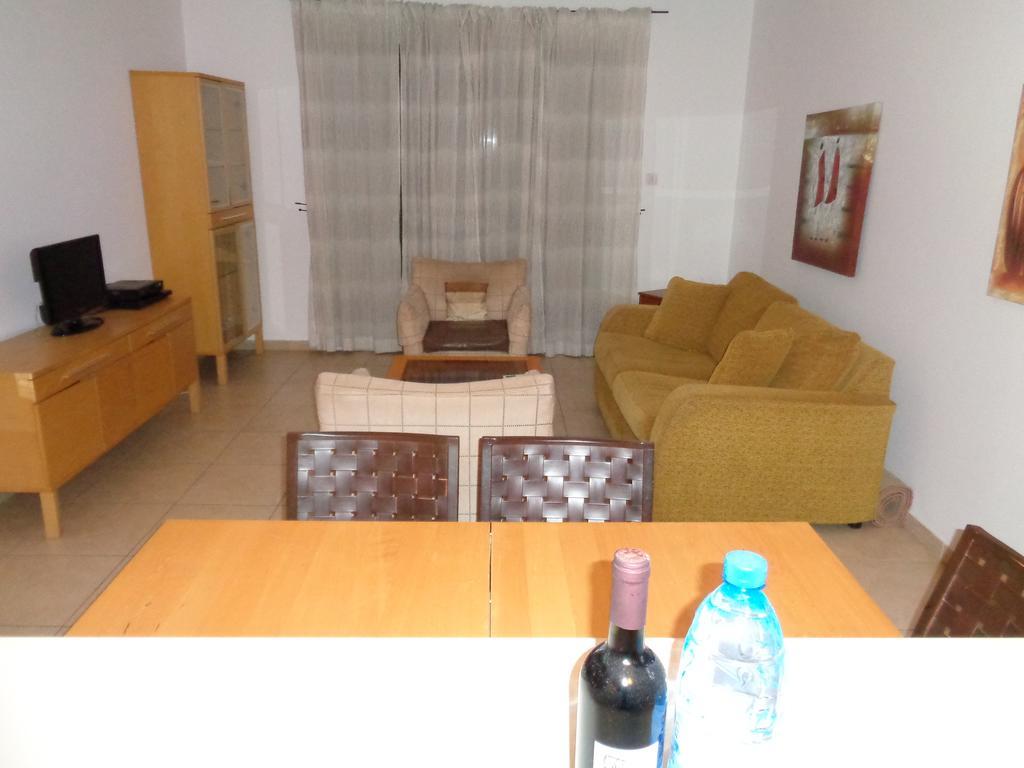 Blue Oasis Gardens Appartement Limasol Buitenkant foto