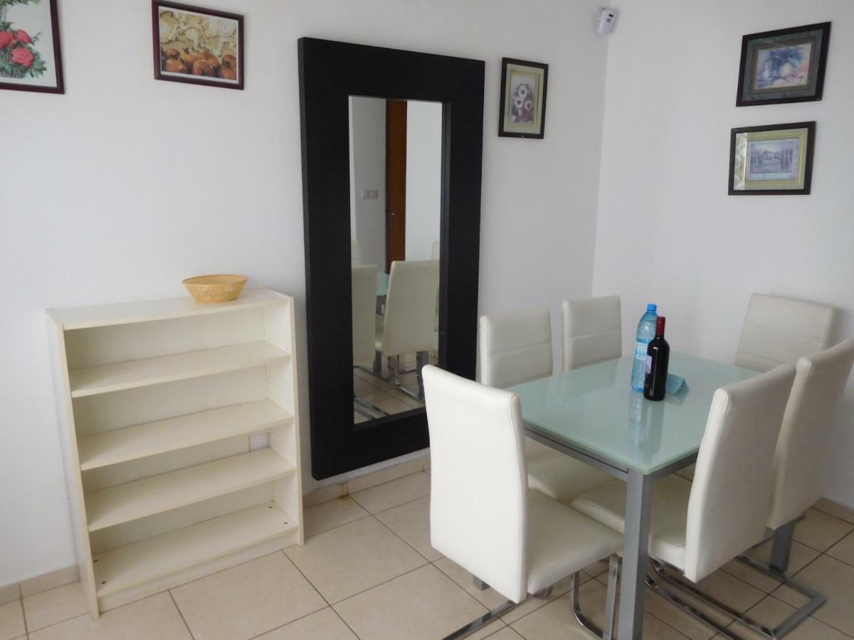 Blue Oasis Gardens Appartement Limasol Buitenkant foto
