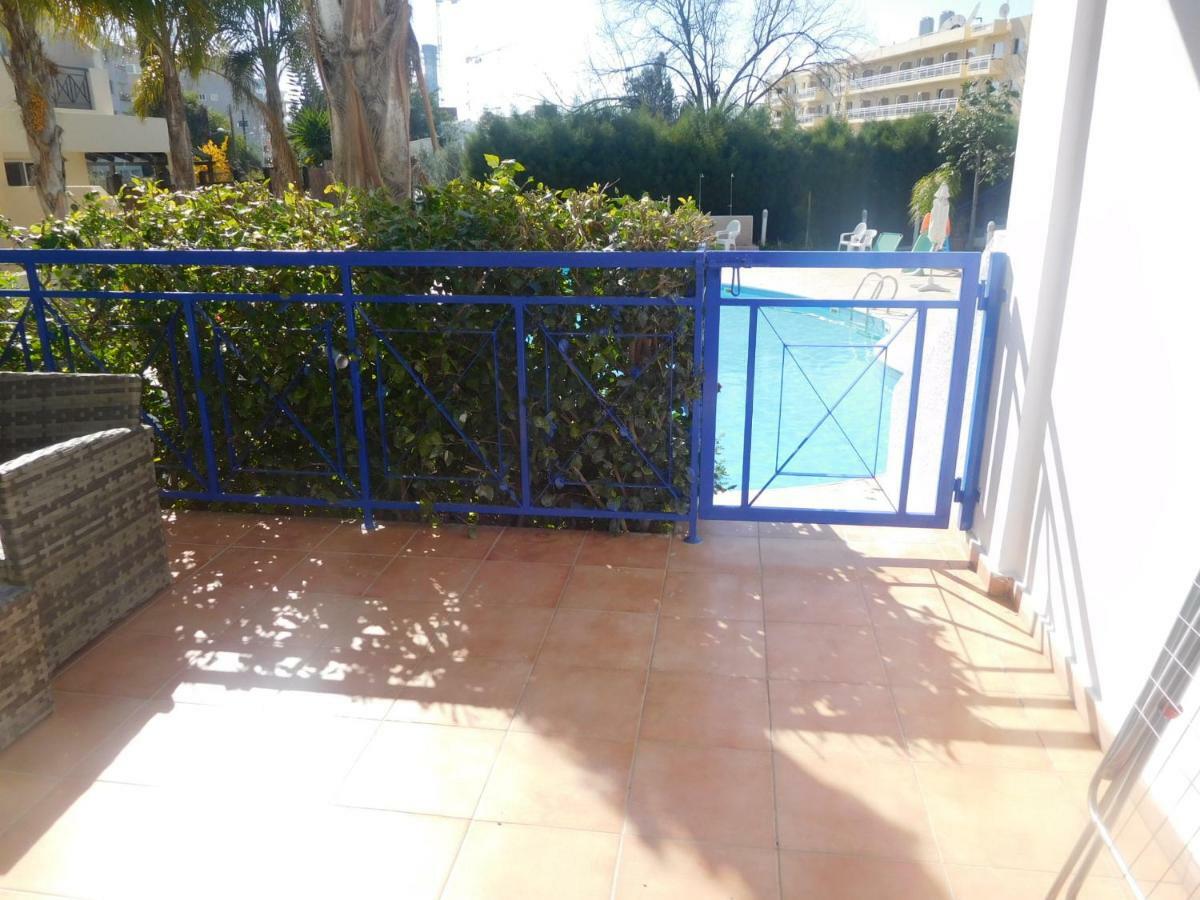 Blue Oasis Gardens Appartement Limasol Buitenkant foto